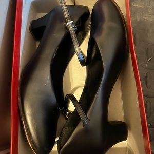 Black character shoes size US 7.5